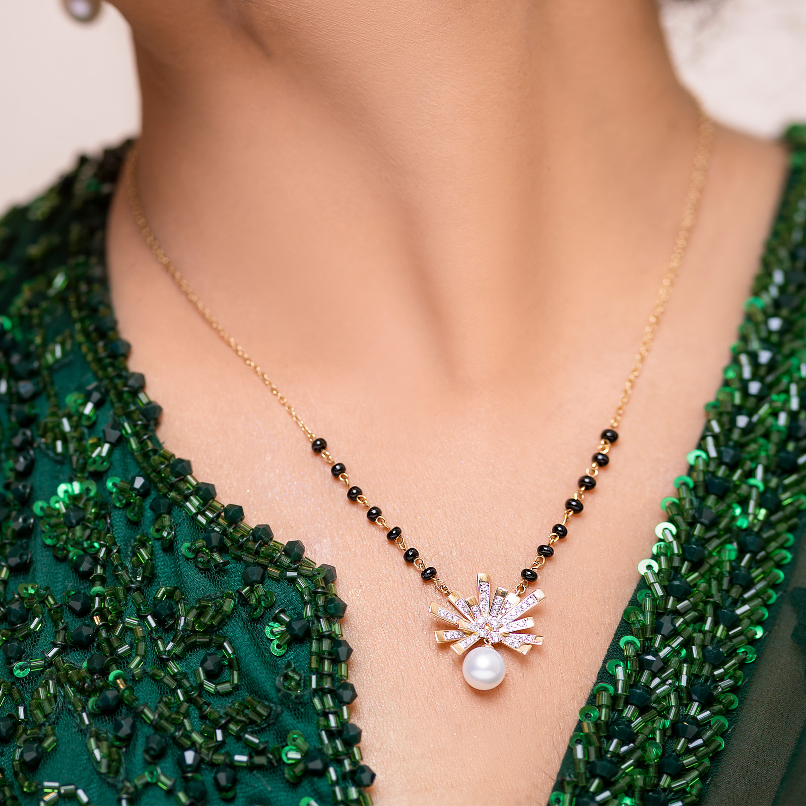 Makhmali Phool Mangalsutra