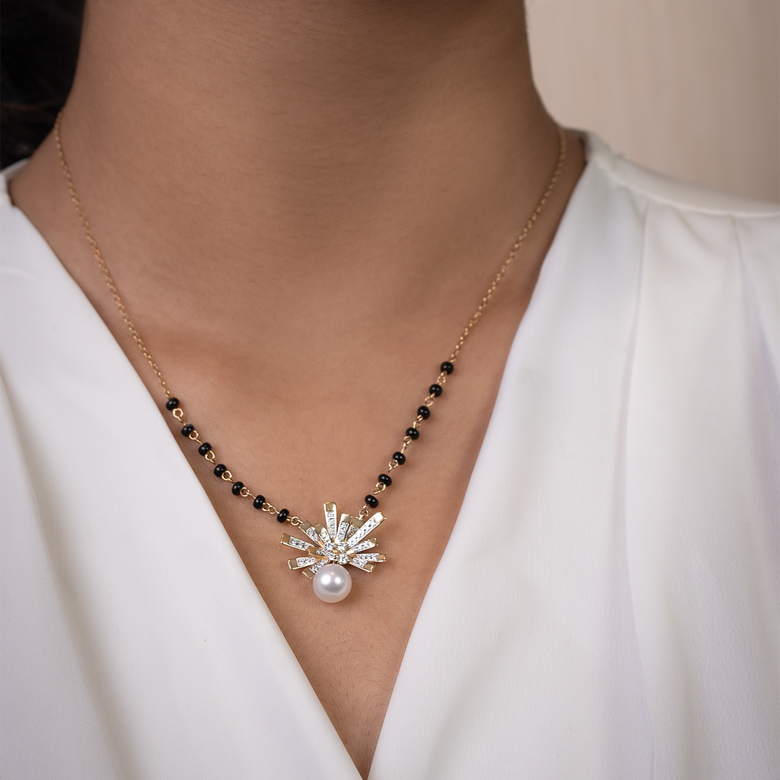Makhmali Phool Mangalsutra