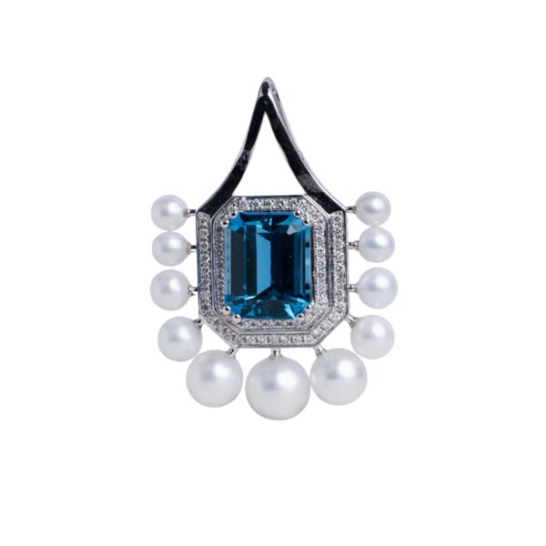 Mystique London Pendant