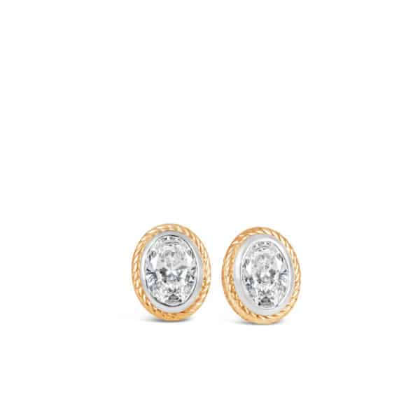 Nitya Oval Diamond Solitaire Earring