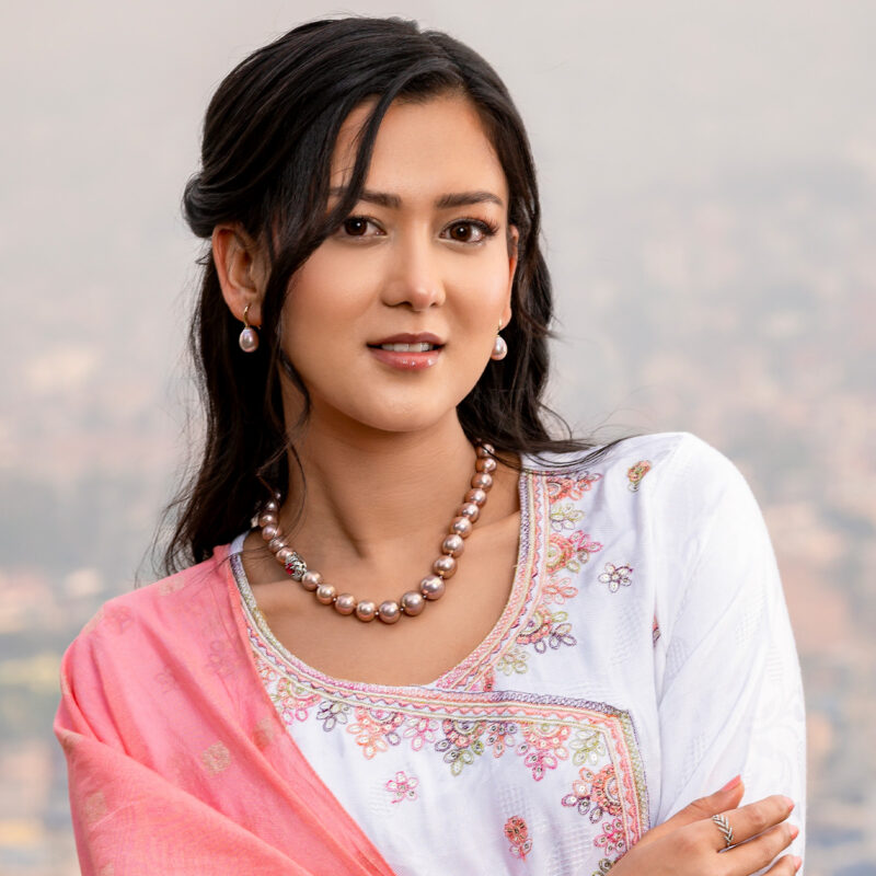 Edison Pearl Drop Earrings / Drop Shape