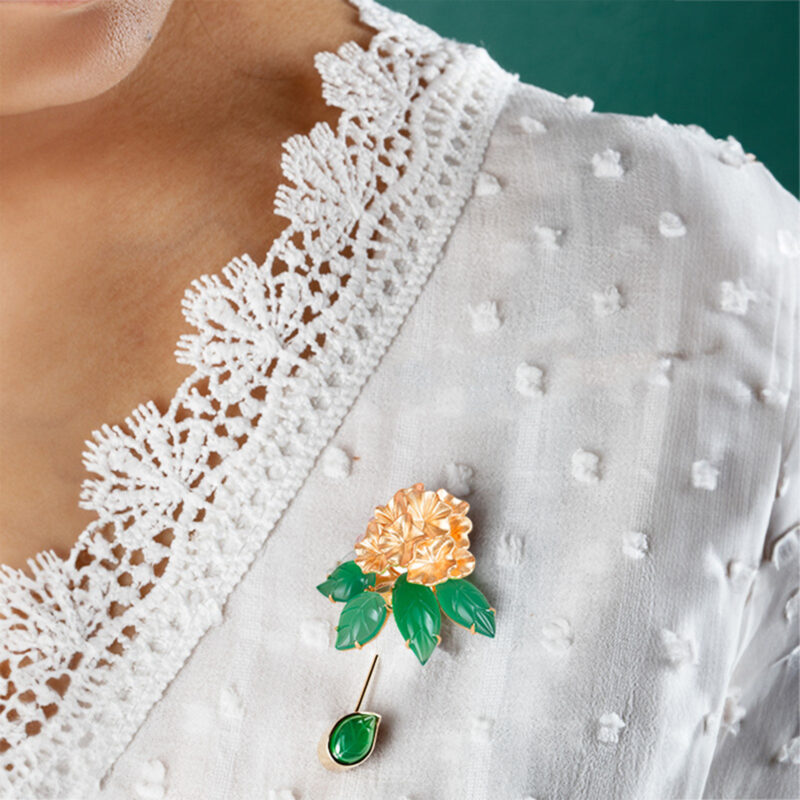 Enchanting Laligurans Brooch (Gold/Green)