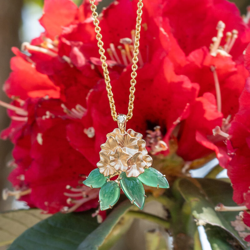 Enchanting Laligurans Pendant (Gold/Green)
