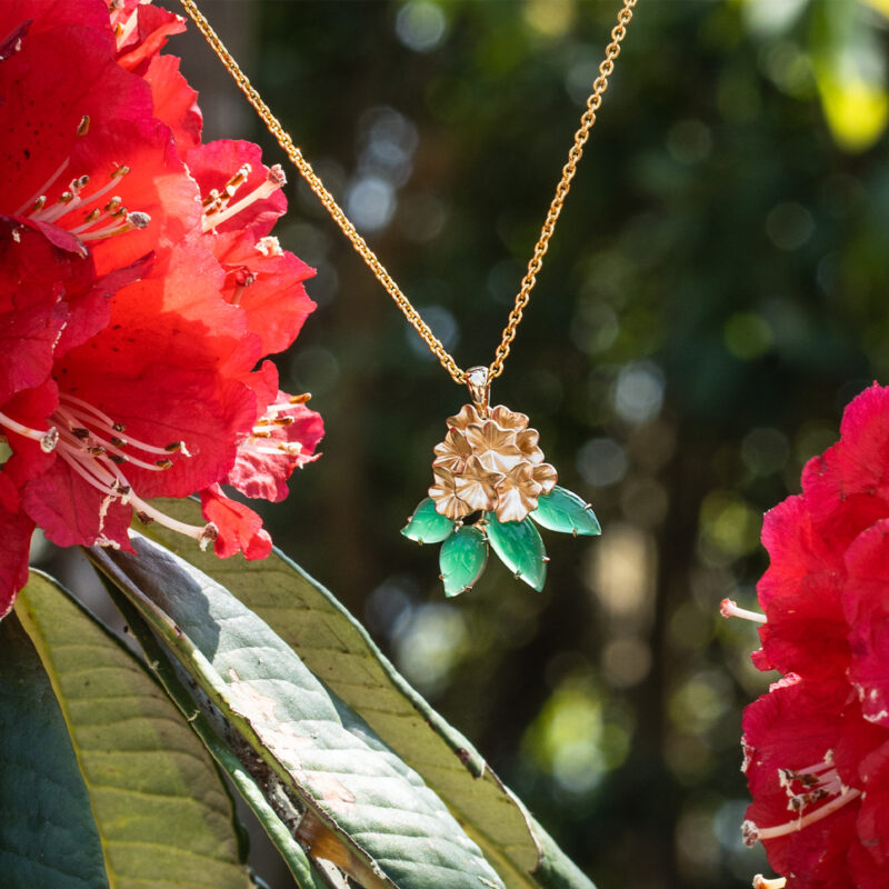 Enchanting Laligurans Pendant (Gold/Green)