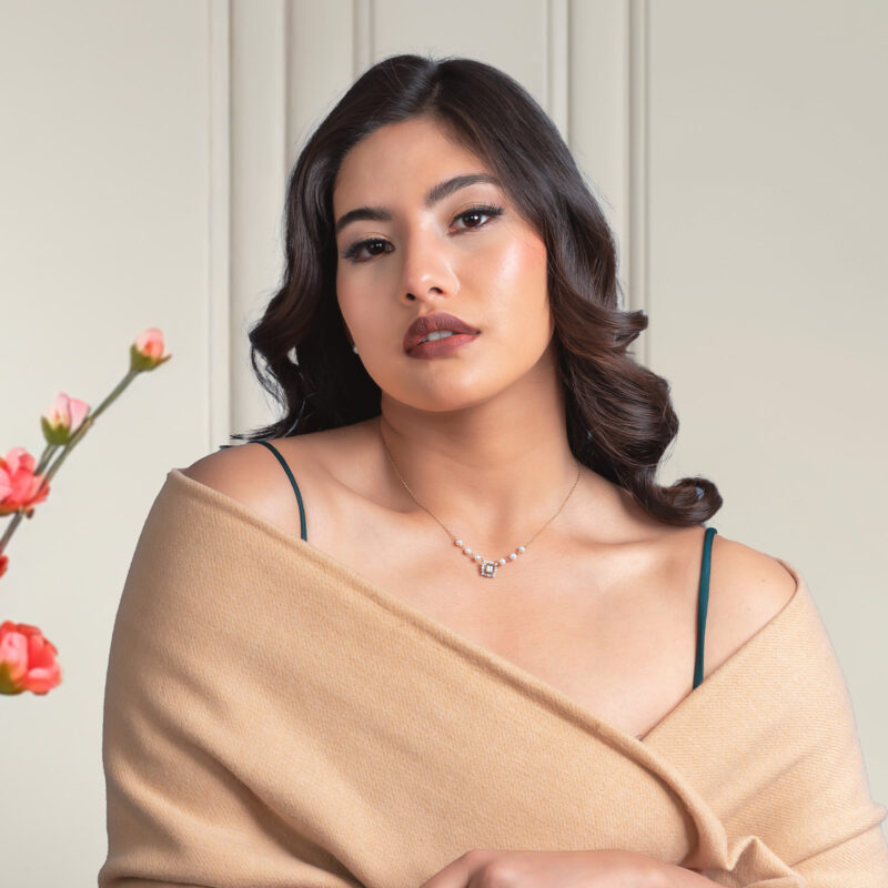 Luminous Diamond and Pearl Square Necklace
