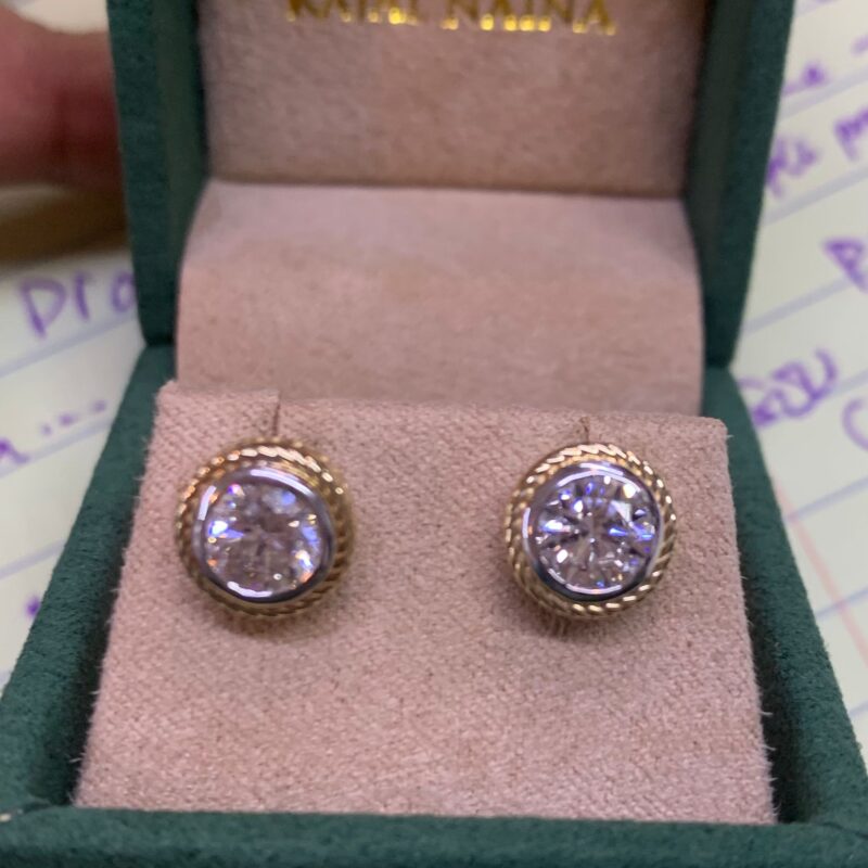 Nitya  Round Diamond Solitaire  Earring
